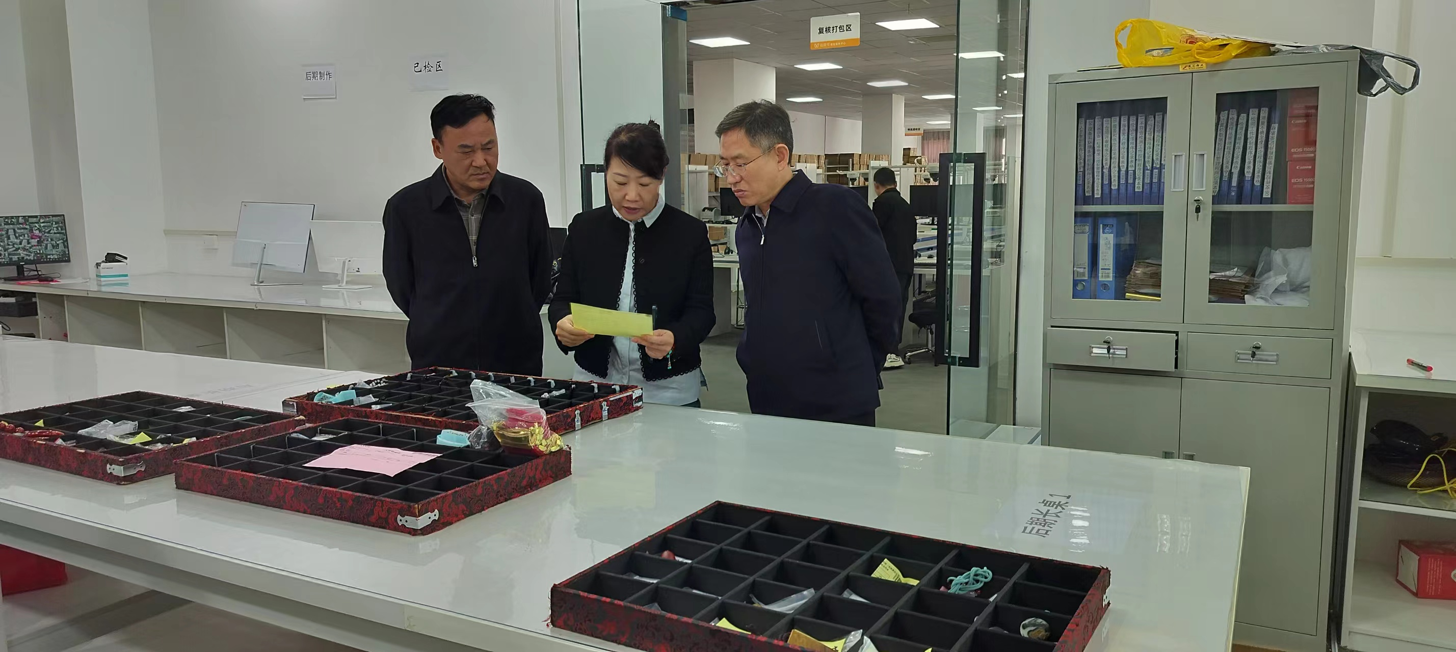 市金融工作局深入镇平县开展“万人助万企”企业服务活动