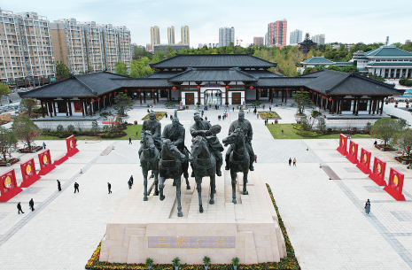 弦歌三顾起新声